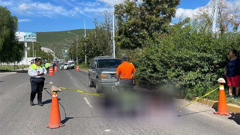 Ciclista mayor atropellado por camioneta, en Irapuato, Guanajuato 