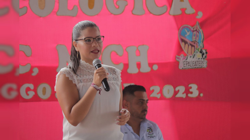 Destaca Seimujer en Tepalcatepec importancia del parto respetado