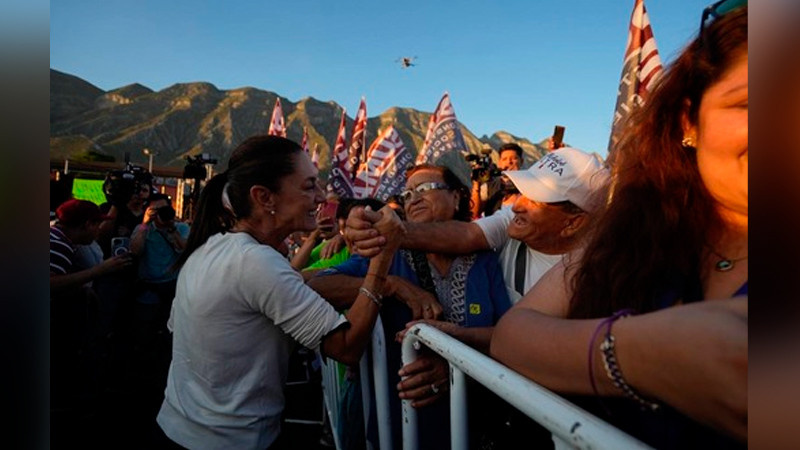 “Bajamos los feminicidios con una política especial para las mujeres”: Sheinbaum 