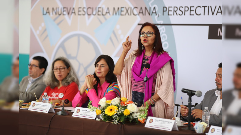Dialogan docentes en Michoacán por la educación humanista: SEE