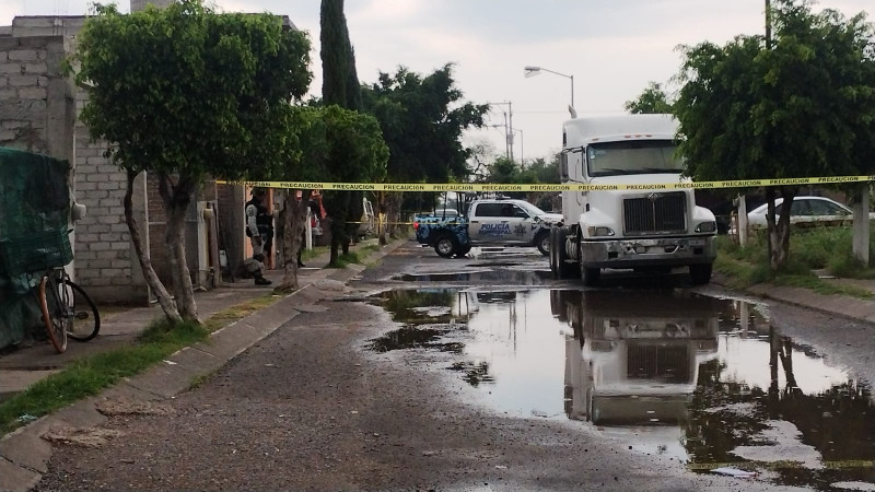 Sujetos armados asesinan a pareja dentro de su casa, en Celaya