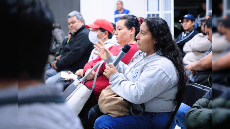 Atiende gobierno de Nacho Campos deslave en colonia Viñedos de Uruapan