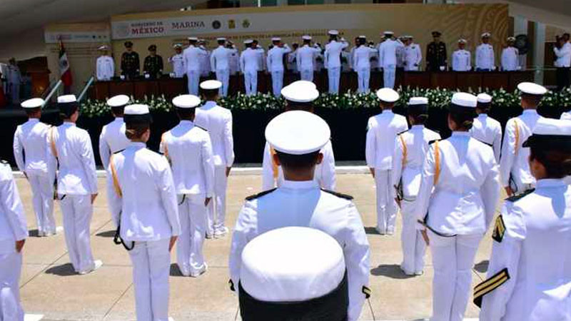 Marina presenta a 162 Guardiamarinas recién egresados de la Heroica Escuela Naval Militar 