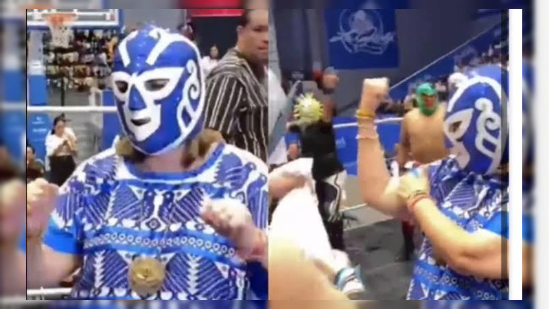 Xóchitl Gálvez se sube al ring con máscara del Huracán Ramírez; en Querétaro  