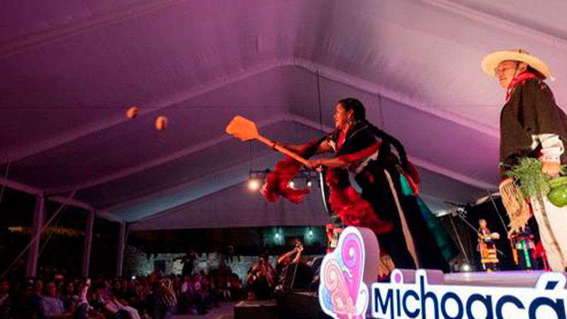 Más de 5 mil turistas disfrutaron de la K'uinchekua en Oaxaca