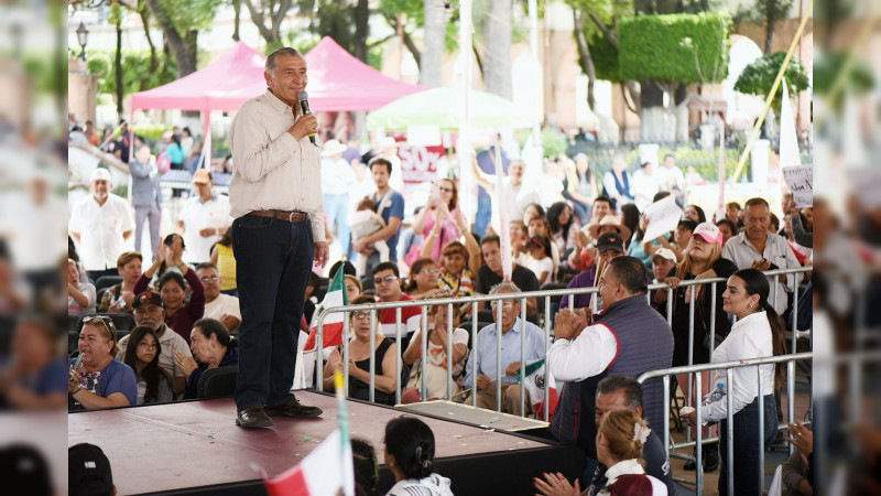 Adán Augusto López arremete contra Vicente Fox, lo llama “Chachalaca grandota de Guanajuato” 