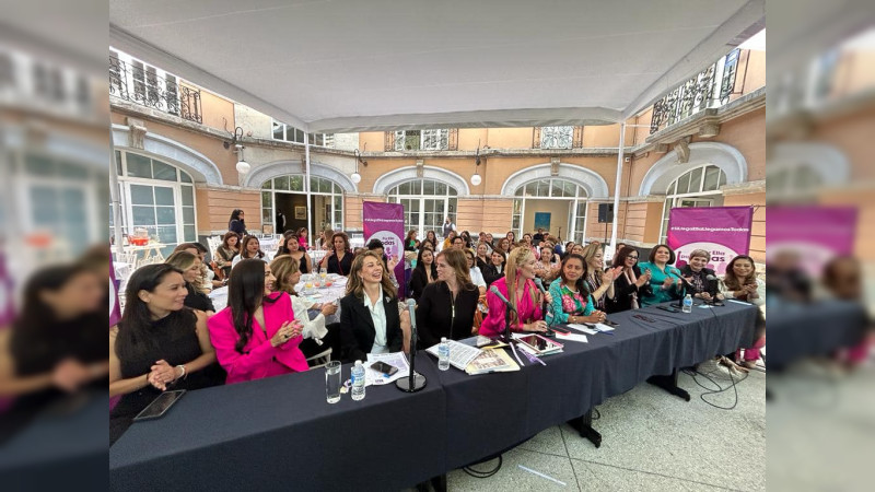 Simpatizantes de Claudia Sheinbaum realizan foro “Por Ella, Por Todas” para impulsar agenda feminista 