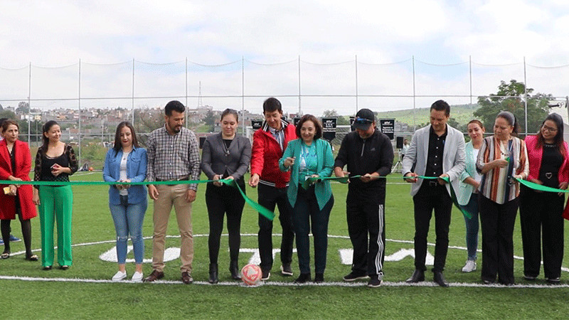UTM celebra 23 años y estrena cancha de fútbol