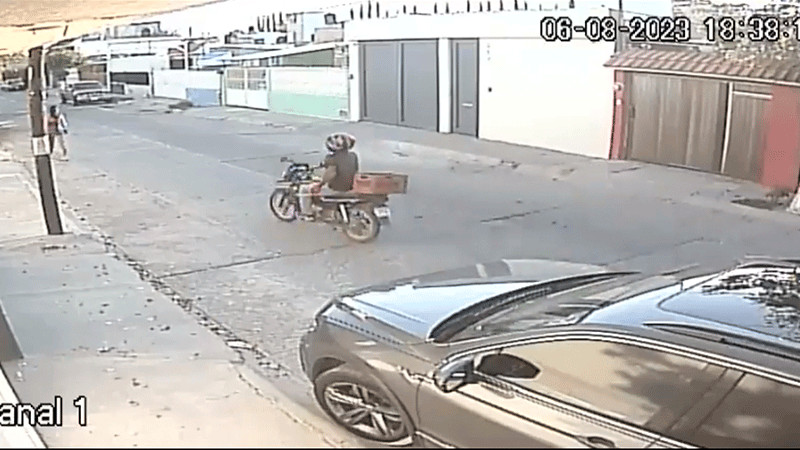 Motociclista ataca a joven con picahielo en San Luis Potosí; la Fiscalía lo busca 