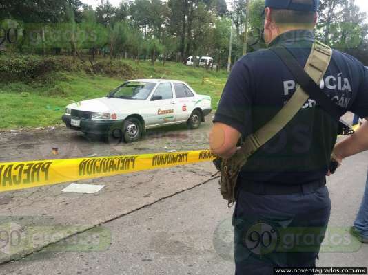 Motosicarios matan a conductor de vehículo en Uruapan; hay un lesionado - Foto 0 