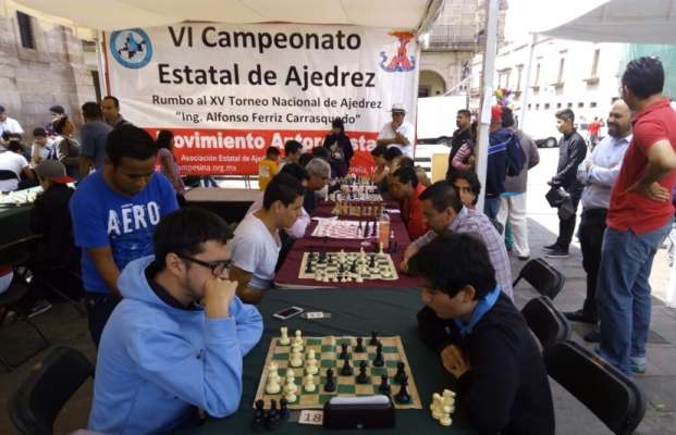 Un centenar de ajedrecistas combatieron en Morelia 
