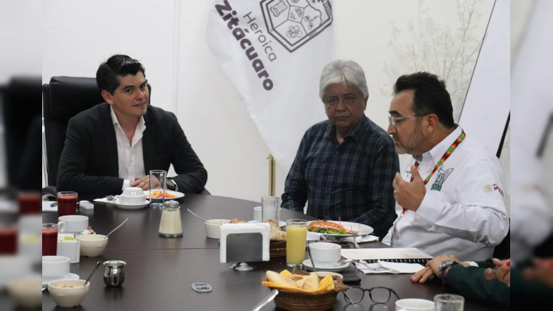 Sostiene Toño Ixtláhuac reunión con delegado del IMSS en Michoacán 