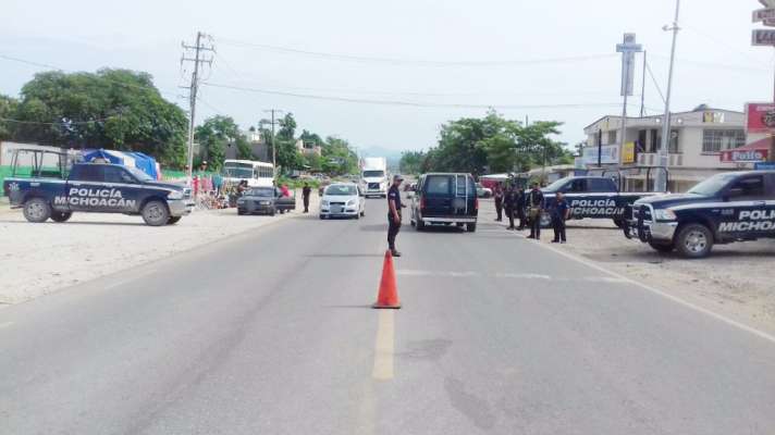 En operativo SSP Michoacán recupera 17 vehículos con reporte de robo; hay seis detenidos - Foto 1 