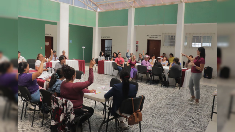 Seimujer capacita a mujeres de Yurécuaro para su empoderamiento económico