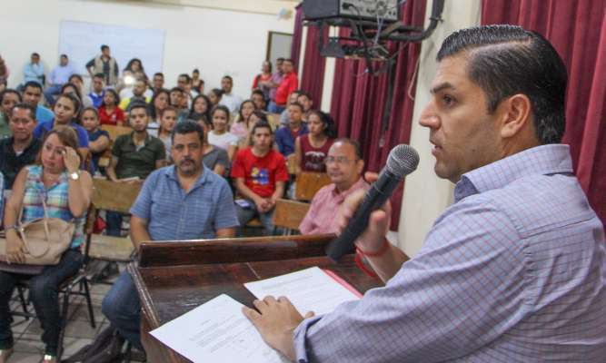 Promueve el ayuntamiento de Apatzingán  semana del emprendedor  