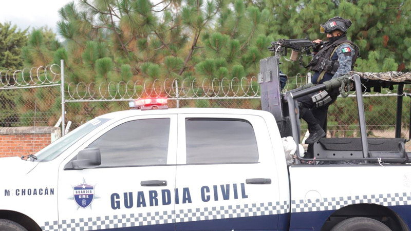En Zitácuaro, detienen a dos en posesión de armas de fuego