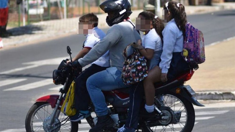 Nuevo reglamento de tránsito en CdMx: prohíbe menores de 12 años viajar en motos 