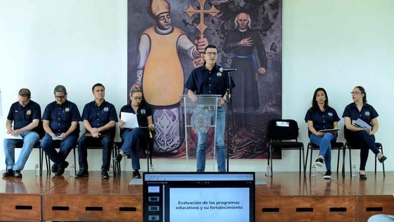 La UMSNH debe seguir caminando hacia la excelencia académica: Jorge Fonseca 