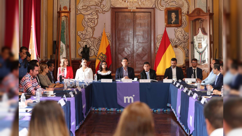  Alfonso Martínez abre comunicación y trabajo con jóvenes en Ayuntamiento de Morelia 