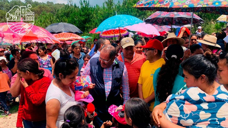 José Luis Téllez inaugura el tanque de agua potable de la comunidad de San Lucas Huarirapeo