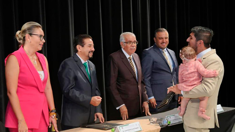 Lleven en alto el escudo de la Universidad Michoacana: Yarabí Ávila