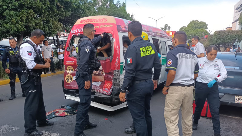 Policía Morelia atiende y traslada a personas lesionadas en accidente