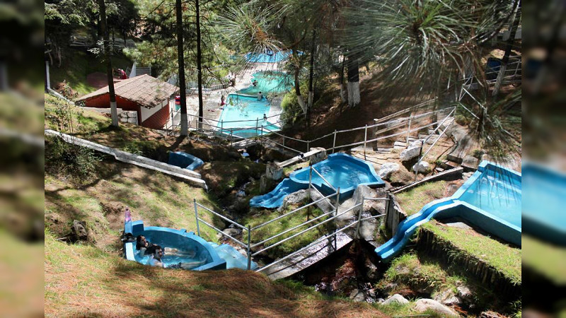 Este verano disfruta de las aguas termales de Rancho Viejo y del Géiser de Ixtlán 