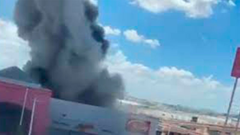 Se incendia tienda de telas Parisina en Centro comercial de Hermosillo 
