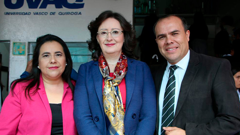 La Sindica Municipal, Lic. Carolina Pérez Sánchez, inauguró el ciclo escolar de la Preparatoria Vasco de Quiroga