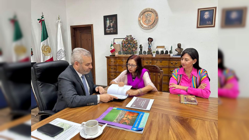 Bedolla solicitará a SEP libros de texto que no sean entregados en otros estados