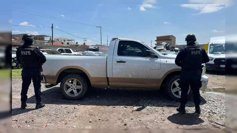 En Guanajuato, detienen a hombre que ya contaba con una orden de aprehensión y le aseguran armas largas