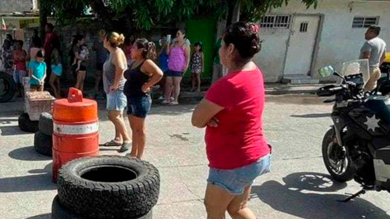 Bloquean carretera Tampico-Ciudad Valles por falta de servicio de luz 