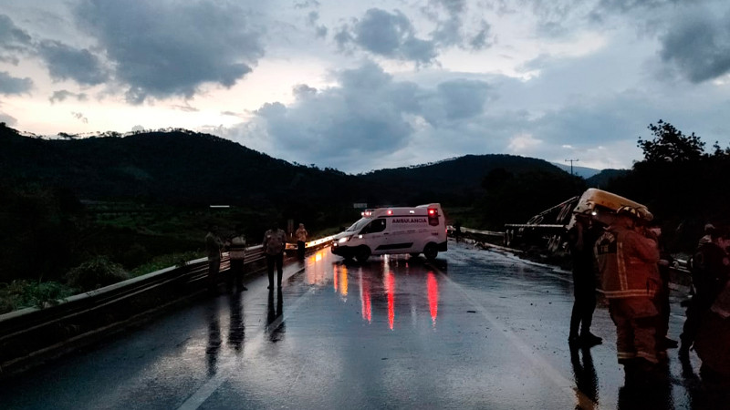 Accidente en la Siglo XXI deja saldo de tres muertos y un menor herido ...