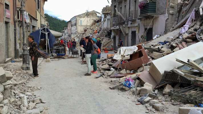 Suman 120 los muertos y 368 los heridos por terremoto en Italia - Foto 0 
