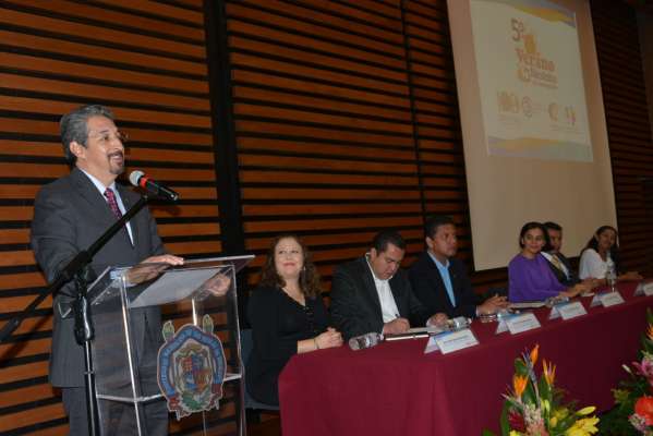 Trabaja la UMSNH por mejorar el índice de investigación en México: Medardo Serna - Foto 0 