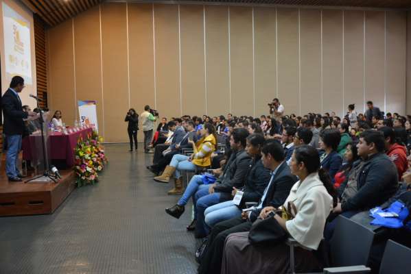 Trabaja la UMSNH por mejorar el índice de investigación en México: Medardo Serna - Foto 1 