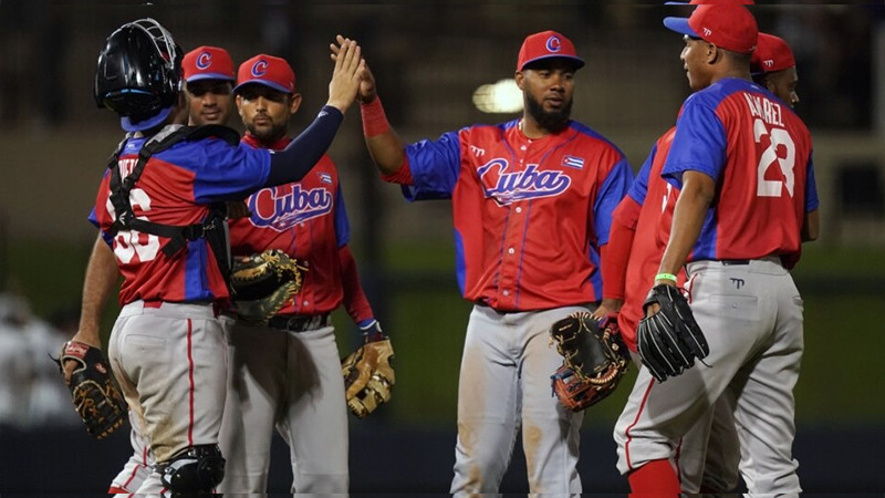 Beisbolistas cubanos acusados de falsificaciones en México 