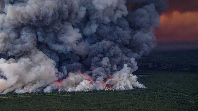 Declaran en Canadá estado de emergencia tras una fuerte ola de incendios 