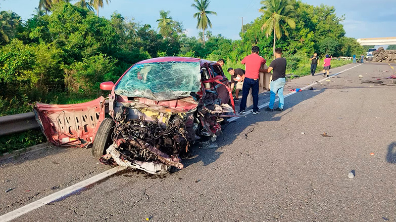 Otro más: accidente en la Autopista Siglo XX deja dos personas sin vida