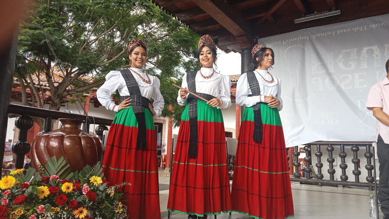 Entregan premios a 63 artesanos del Concurso de Cobre Martillado