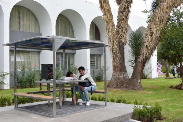 En operación, primera de 86 estaciones de trabajo para estudiantes y profesores en la UMSNH - Foto 0 