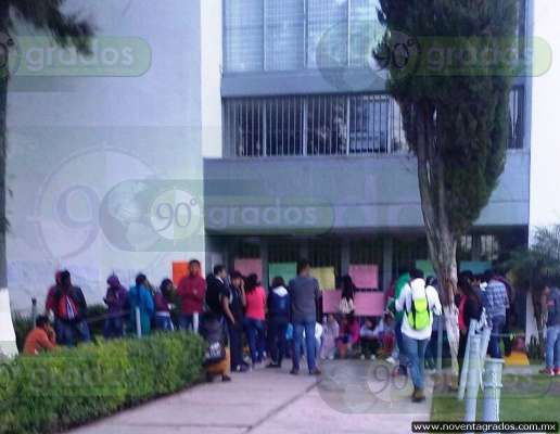 Movimiento de Aspirantes Rechazados toma la Rectoría de la UMSNH 