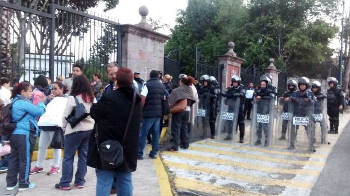 Toma STDSSM Casa de Gobierno y SSM para exigir transparencia en proceso de regularización  - Foto 0 