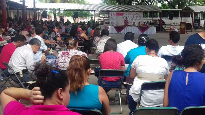 Asisten maestros de la CNTE a taller regional del Educador Popular 