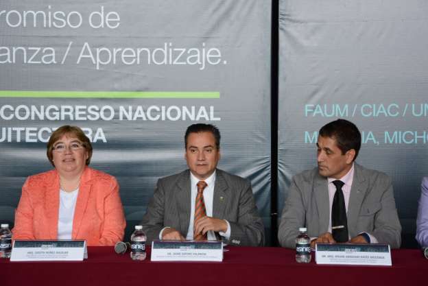 La UMSNH asumirá los retos en la enseñanza de la Arquitectura: Jaime Espino 