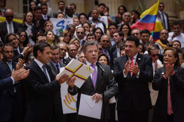 Presidente de Colombia  declara cese al fuego definitivo contra las FARC 