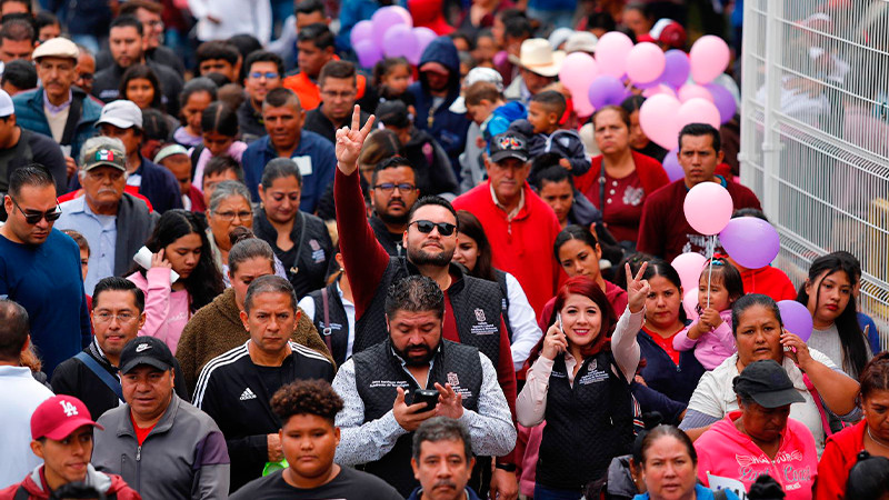 Llegan miles de michoacanos a la presentación del Plan Morelos en Morelia 