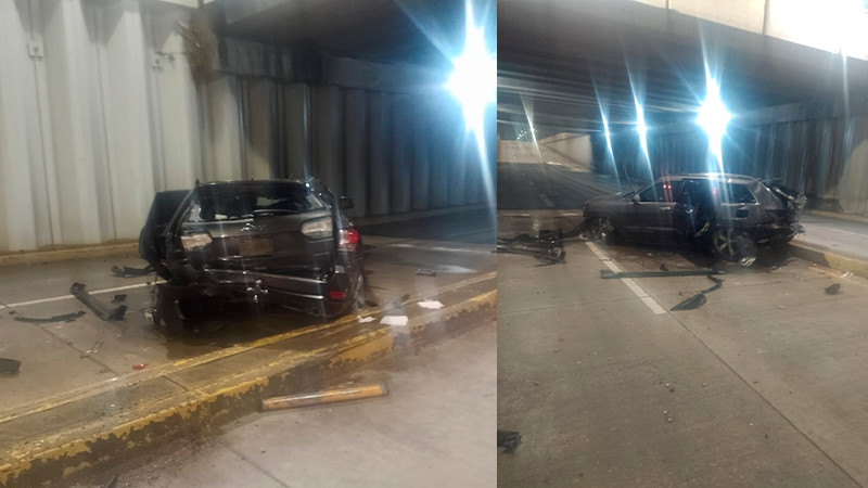 Camioneta vuelca y cae de un puente vehícular en Celaya, Guanajuato