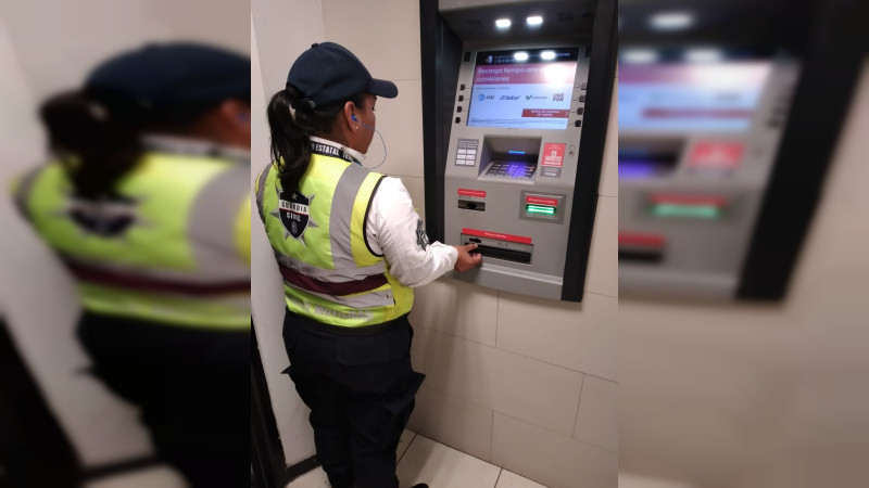 Mujer se salvó de perder su dinero en una “trampa” en cajero automático del Centro de Morelia 