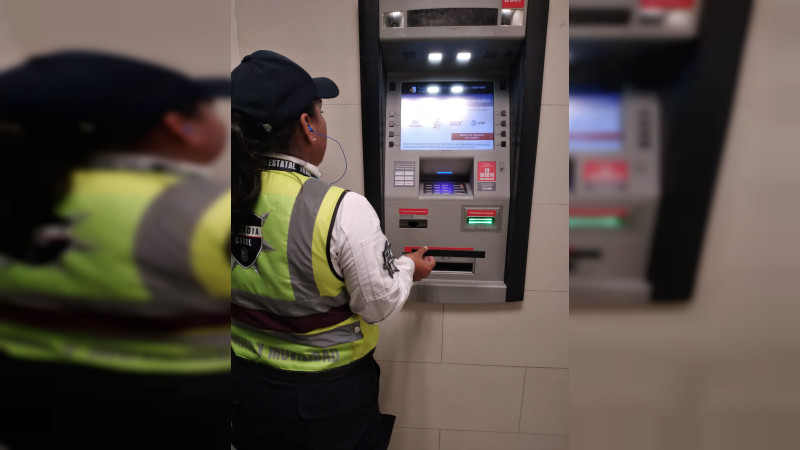 Mujer se salvó de perder su dinero en una “trampa” en cajero automático del Centro de Morelia 